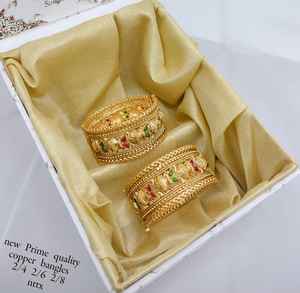 ชุดกำไลข้อมือทองคำชุบทังสเตนหรูหราหลากสี แบรนด์ PADMAWATI ของแท้ สำหรับงานแต่งงาน งานฉลองครบรอบวันแต่งงาน งานเลี้ยงสังสรรค์ เหมาะสำหรับผู้หญิง - Product Image 1