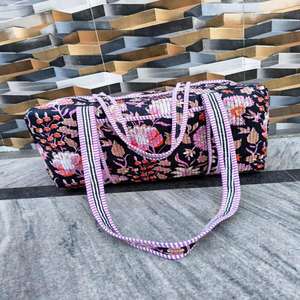 Bolsa de Viaje de Fin de Semana Exclusiva, Lujosa y Duradera, de Algodón Grande, Hecha a Mano, con Tela Acolchada y Estampado de Bloques, Equipaje de Mano - Product Image 3