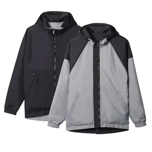 Ropa Deportiva al por Mayor con Capucha y Diseño de Parches, Chaqueta y Pantalón Deportivos Ligeros y Resistentes al Viento, Cortavientos con Logotipo Personalizado - Product Image 3