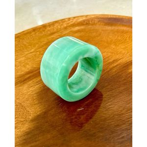 Anneaux de serviette en résine festifs pour la décoration de la maison et la mise en place de la table - Product Image 4