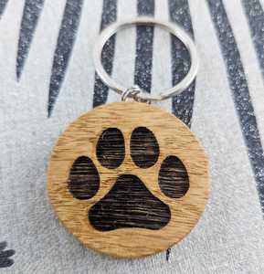 Llavero de madera Tradebyd Logotipo de nombre personalizado perfecto para regalos de boda - Product Image 1