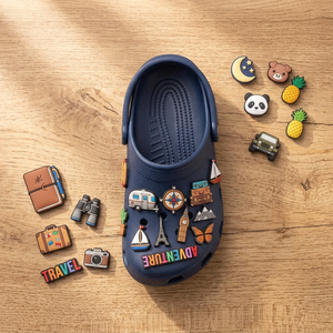 Breloques en PVC sur mesure, production OEM avec formes, couleurs et logos personnalisés pour les acheteurs en gros, importateurs et propriétaires de marques - Product Image 6