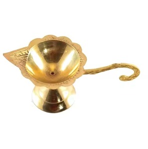 Lámpara de aceite de latón pulido con diseño clásico, estilo étnico, decoración para el festival Diwali, categoría de decoración para templos. - Product Image 2