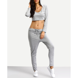 Conjunto Deportivo de Mujer con Sudadera Corta con Capucha y Pantalones Deportivos Grises de Manga Larga, Color Sólido, Estilo Casual para Otoño - Product Image 5