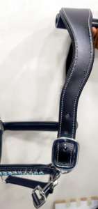 Harnais en cuir pour cheval, design élégant, harnais anatomique en cuir véritable, fabrication sur mesure de harnais de dressage en cuir véritable. - Product Image 3