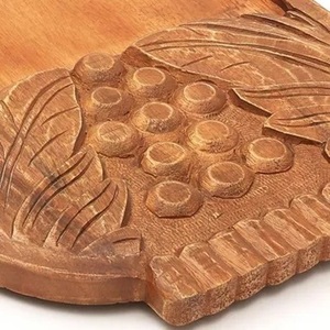 Tabla de Cortar Artesanal de Madera de Acacia con Diseño de Bandeja Alargada, Motivo de Uva Esculpido a Mano, Plato de Servir Duradero y Seguro para Alimentos - Product Image 2