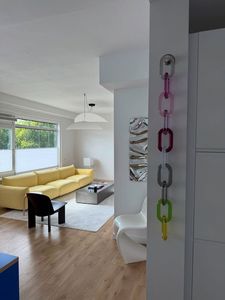 Cadena de eslabones de resina, decoración de pared con eslabones de resina colgantes, arte de resina acrílica moderno y único al precio más bajo. - Product Image 4