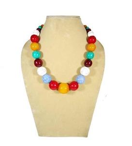 Collier en résine fait main de luxe pour femmes, bijou fantaisie coloré pour un look décontracté - Product Image 3