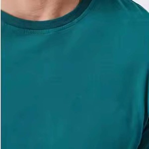 เสื้อยืดคอกลมแขนสั้นคุณภาพสูง 250gsm ผ้าฝ้าย 100% สำหรับทุกเพศ สวมใส่สบาย รับสกรีนโลโก้ตามสั่ง ขายส่งจากโรงงานสำหรับผู้ชายและผู้หญิง - Product Image 3