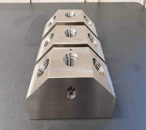 Composants industriels en acier inoxydable usinés par fraisage CNC 5 axes, usinage VMC, brochage et découpe par électroérosion à fil - Product Image 4