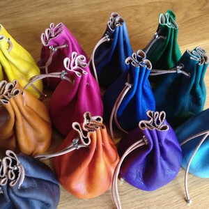 Bolsa de Dados de Cuero Morado con Dados Poliédricos para Juegos, Bolsa de Dados Plegable de Cuero PU para DND RPG, Bolsa Grande con Cordón y Bolsillos - Product Image 6