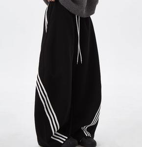 Custom Low MOQ Lightweight Mid Waist <b>Drawstring</b> Closure Breathable Casual Wide-leg 3 Stripes Oversized Sweatpants for Men Street - Product Image 5