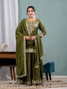 Conjunto de Traje Sharara de Seda Chinnon de Lujo para Mujer, con Bordado Intenso y Dupatta con Lentejuelas de Diseño, Étnico Premium - Product Image 4