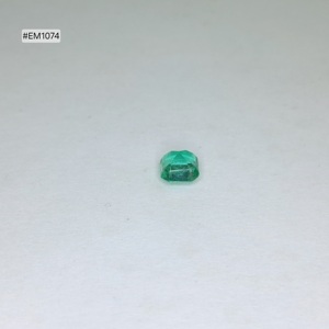 Gema suelta de esmeralda de calidad premium, grado 3A, procedente de Zambia, corte cuadrado octogonal, piedra verde intensa de 0.81 ct para la fabricación de joyería personalizada. - Product Image 4