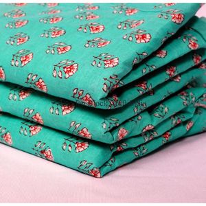 Tela de algodón transpirable y ligera con estampado floral, multicolor, hecha a mano en India, tela no tejida para bolsos y camisas. - Product Image 2