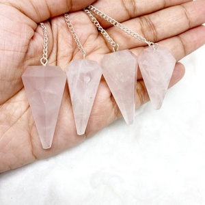 Péndulo de Cuarzo Rosa Pulido de Alta Calidad en Forma de Cono con Cadena de Plata para Feng Shui y Reiki, Meditación y Sanación, Venta al Por Mayor - Product Image 1