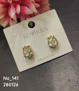 Fabricante de joyería india, venta al por mayor de aretes de moda, acero inoxidable, chapados en oro, modernos para mujer - Product Image 3