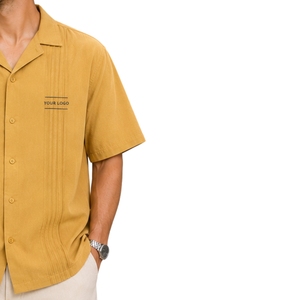 เสื้อเชิ้ตแขนสั้นสีเหลืองมัสตาร์ดสำหรับผู้ชาย คอปกแบบแคมป์ จับจีบแนวตั้ง ติดกระดุม ลำลอง ใส่ได้ในฤดูร้อน รับทำโลโก้ตามสั่ง ผู้ผลิต OEM - Product Image 4