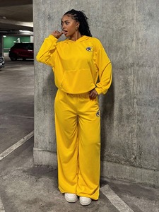 Conjunto deportivo para mujer, corte ajustado, algodón y poliéster, sudadera con capucha y cremallera, pantalones jogger, transpirable, elástico, para gimnasio, fitness y entrenamiento. - Product Image 4