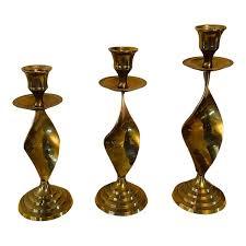 Lot vintage de 2 chandeliers à tige torsadée en laiton massif, Inde - Product Image 3