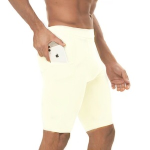 Shorts pour homme vert olive, séchage rapide, anti-plis, poches avant, taille mi-haute, coupe élastique, style décontracté sport, en tissu polyester toile - Product Image 2