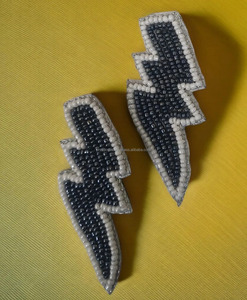 ต่างหูเม็ดลูกปัดลายสายฟ้าหลากสีสัน สไตล์โบฮีเมียนสุดเก๋ เครื่องประดับโดดเด่น ทันสมัย เหมาะสำหรับงานปาร์ตี้ - Product Image 3