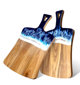 Tabla de Cortar de Resina Epoxi y Madera para Cocina y Restaurante, Tabla de Cortar Artesanal con Diseño de Río de Resina Azul - Product Image 5