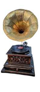 Gramófono de Latón Vintage de Lujo, Colección Heritage - Product Image 2