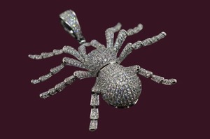 Colgante de Araña con Incrustaciones de Diamantes |   Amuleto Personalizado con Diamante de Laboratorio Moissanite |   Regalo Hip Hop de Plata 925 - Product Image 4