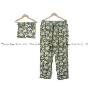 Ensemble de pyjamas d'été pour femmes, en coton doux et respirant, coupe ajustée, imprimé floral, ensemble de pyjamas, cadeau pour elle, vêtements de nuit confortables - Product Image 3