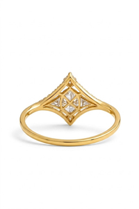 Bague de fiançailles Art Déco ovale en diamant avec accent trilobé, en or jaune 14 carats, diamant de laboratoire, sertissage géométrique en forme de cerf-volant, bague de mariage - Product Image 2