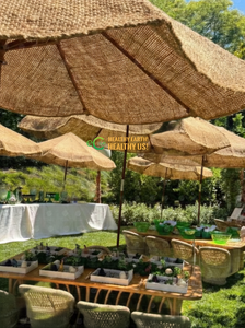 Parasol en fibre de coco naturelle en gros pour hôtels, plages, jardins et piscines - Product Image 4