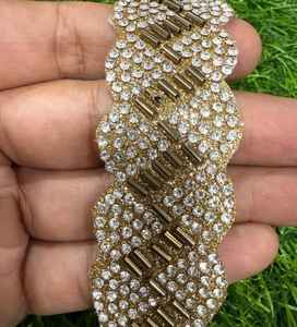 Dentelle Cutdana de qualité supérieure avec broderie de perles fines, idéale pour la décoration des saris, des lehengas et des robes. - Product Image 3