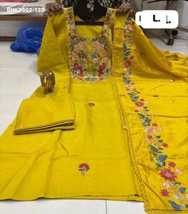 Kurti recto de buena calidad Mal Chanderi con trabajo floral de lentejuelas, pantalón del mismo color y conjunto de dupatta con bordado. Proveedor mundial. - Product Image 4