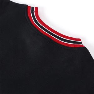 Sweat-shirt en chenille Delta 1913 noir en molleton à col rond brodé, vêtements de fraternité grecque en coton, vente en gros - Product Image 2