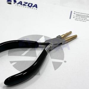 Pince à piercing de nez en acier inoxydable de haute qualité avec embout en laiton, 5,5 pouces, outil de précision pour studio de piercing corporel - Product Image 2