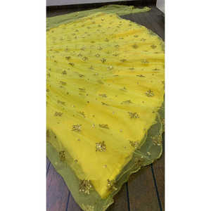 Hermosos Vestidos de Noche - Lehenga Choli con Lentejuelas y Bordado Zari para Fiestas - Product Image 4