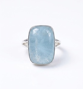 Anillo de Plata de Ley 925 con Aguamarina Natural, Hecho a Mano, Diseño de Joyería con Piedra de Nacimiento de Marzo, Elegante Regalo para Mujer - Product Image 1
