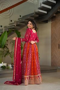 ชุดเดรส Anarkali สำหรับงานแต่งงานแบบอินเดียและปากีสถานสุดพิเศษ ประดับด้วยงานปักเลื่อมและลายปักดิ้นทองอย่างประณีต สำหรับผู้หญิง - Product Image 2