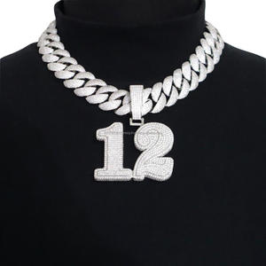 Collar con colgante número 12 de alto brillo con diamante moissanita y diseño numérico con incrustaciones de diamantes, cadena de eslabones cubanos, para joyería al por mayor - Product Image 1