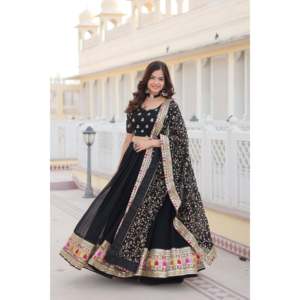 Vêtements de désherbage noir attrayant Lehenga Choli - Product Image 4