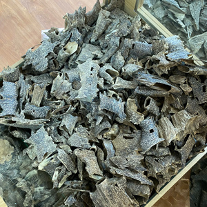 AZ Oud Vietnam 100% Natural Premium Agarwood Oud Wood Chips (Ant-Infected Aquilaria Crassna) Grade 3A+ High Resin Content Sweet - Product Image 4