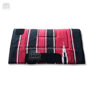 Vente en gros d'accessoires d'équitation Couverture de selle de style Navajo avec doublure en feutre de daim en polaire - Product Image 3