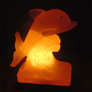 Lámpara de Sal del Himalaya Roja Hecha a Mano, Luz de Cristal Natural con Base de Madera Sólida para Decoración de Mesa, con OEM - Product Image 3