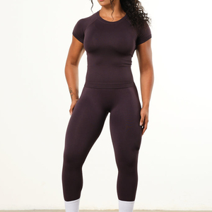 Conjunto Deportivo de Top Corto de Manga Corta con Cuello Redondo y Cintura Alta en Color Sólido para Mujer, Tejido Deportivo de Spandex y Poliéster - Product Image 6