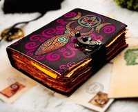 Großhandel echtes Leder Handwerk Wiccan heidnischer Druck Tagebuch, handgefertigte Dekke Rand Papiere C-Sperre Verschluss Tagebuch Notizen Bücher