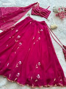 Conjunto de Lehenga-Blusa de Georgette de Diseño Elegante y Moderno con Pintura a Mano y Dupatta Incluida, Proveedor de Surat - Product Image 6