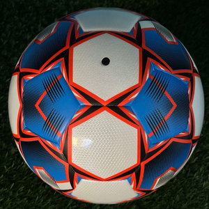 Ballon de football en cuir premium, couleur personnalisée, fabrication pakistanaise, taille personnalisée, matériau TPU, couture à la main, haute qualité - Product Image 2
