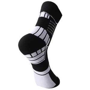 Chaussettes montantes antidérapantes pour hommes en coton/fibre de bambou, respirantes, écologiques, à motif écossais, idéales pour le football et le basketball - Product Image 1