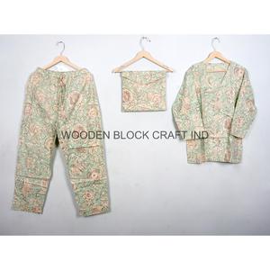 Conjunto de Pijama Unisex de Manga Larga con Cuello en V, 100% Algodón Suave, Estampado Digital, para Otoño, Primavera y Todas las Temporadas - Product Image 1